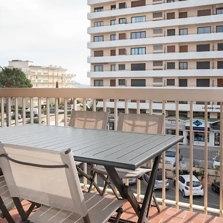 T2 Au Lavandou Avec Climatisation Et Parking A 150M De La Plage - Fr-1-803-46