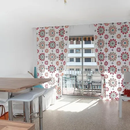 T2 Au Lavandou Avec Climatisation Et Parking A 150M De La Plage - Fr-1-803-46 *