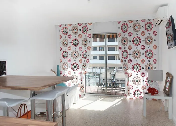 T2 Au Lavandou Avec Climatisation Et Parking A 150m De La - Fr-1-803-46 *